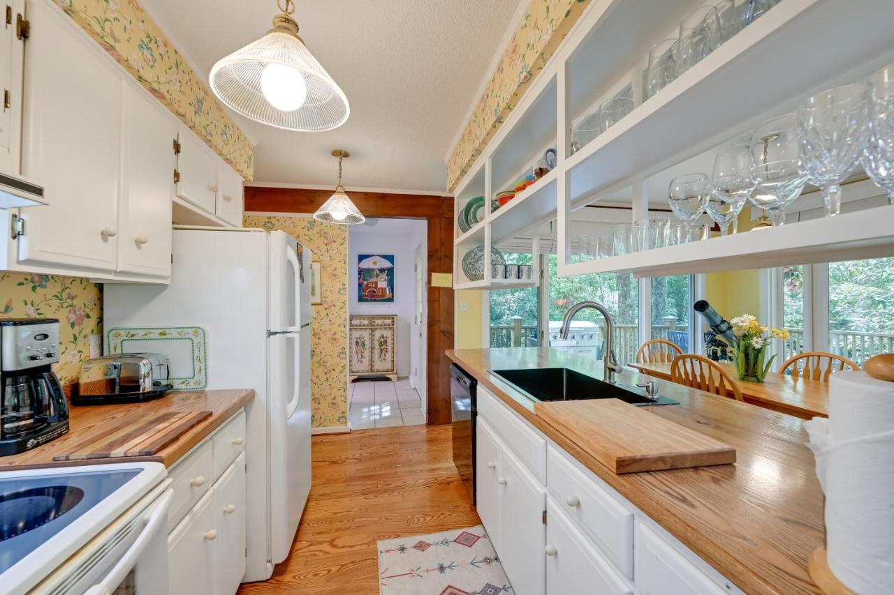 Smallwood Cute Highlands Home With Screened Porch! 외부 사진