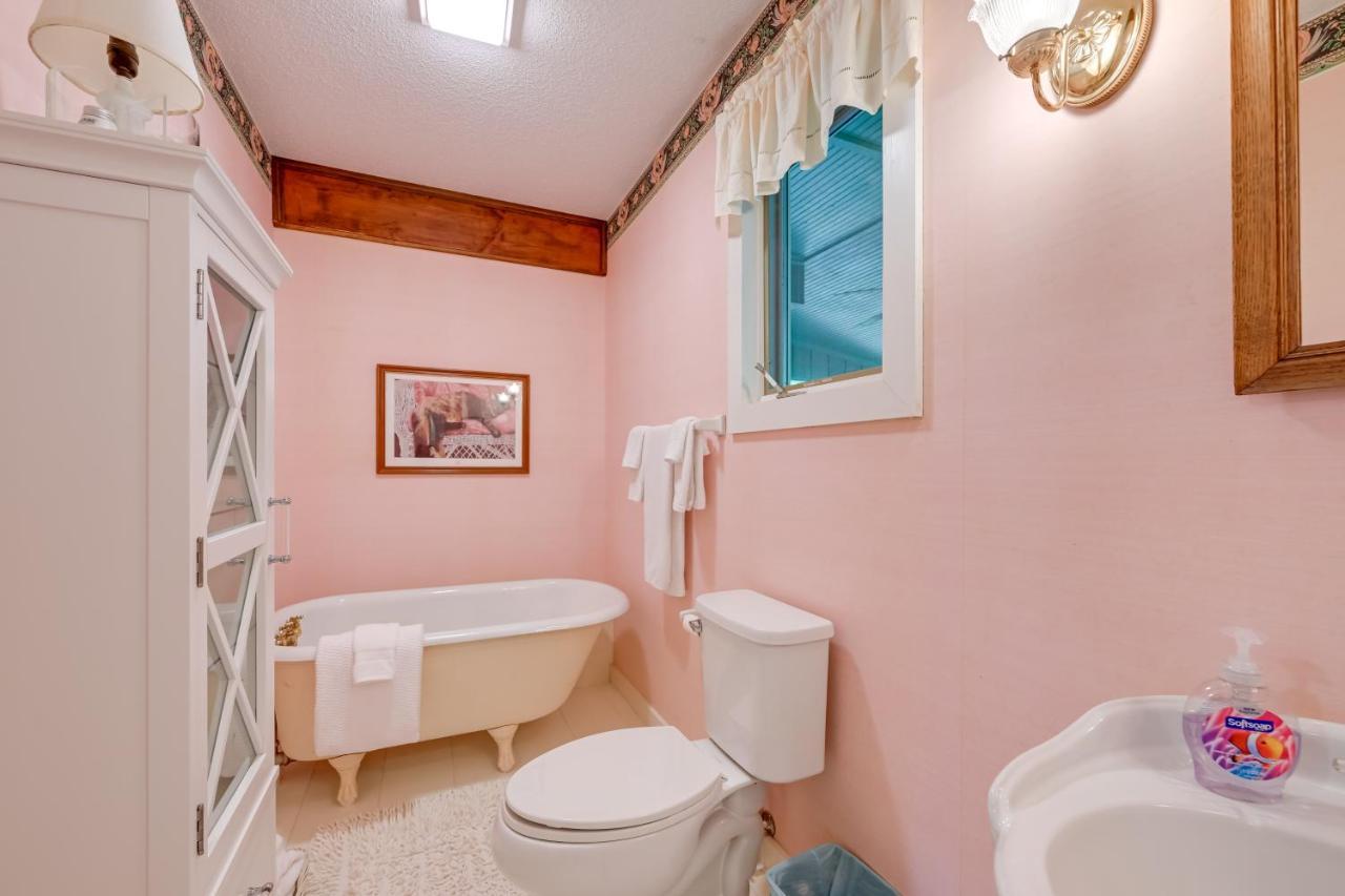 Smallwood Cute Highlands Home With Screened Porch! 외부 사진